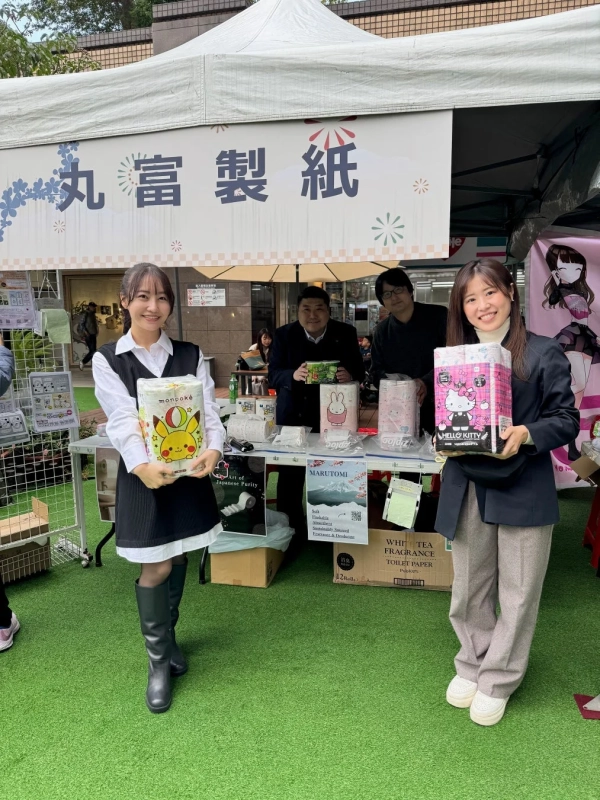 丸富製紙のブース