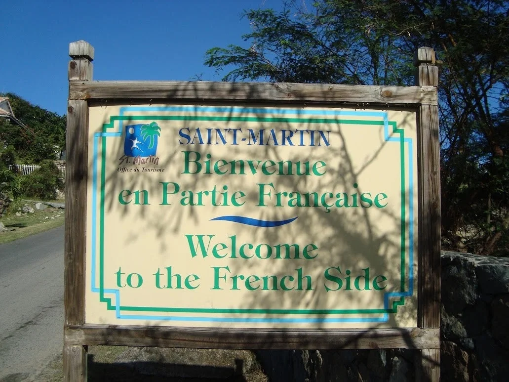セントマーチン島のフランス側ウェルカムサイン