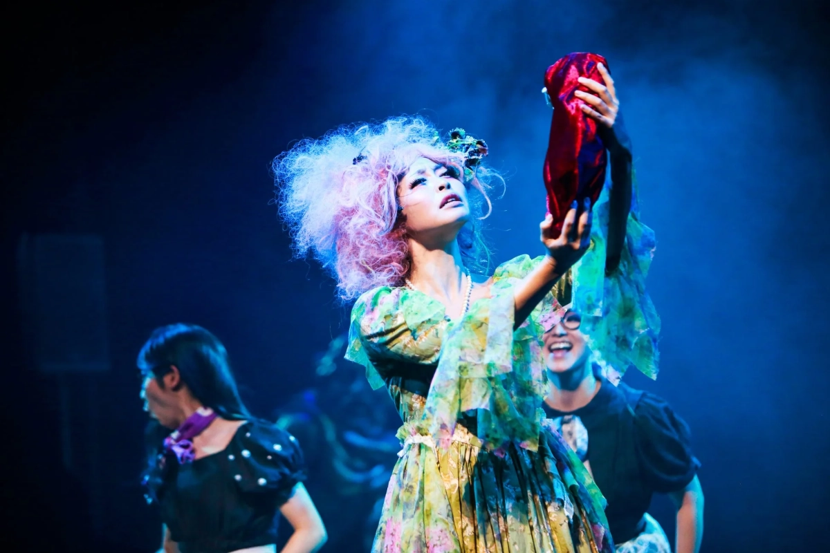 舞台イメージ(NY公演 青ひげ公の城より)