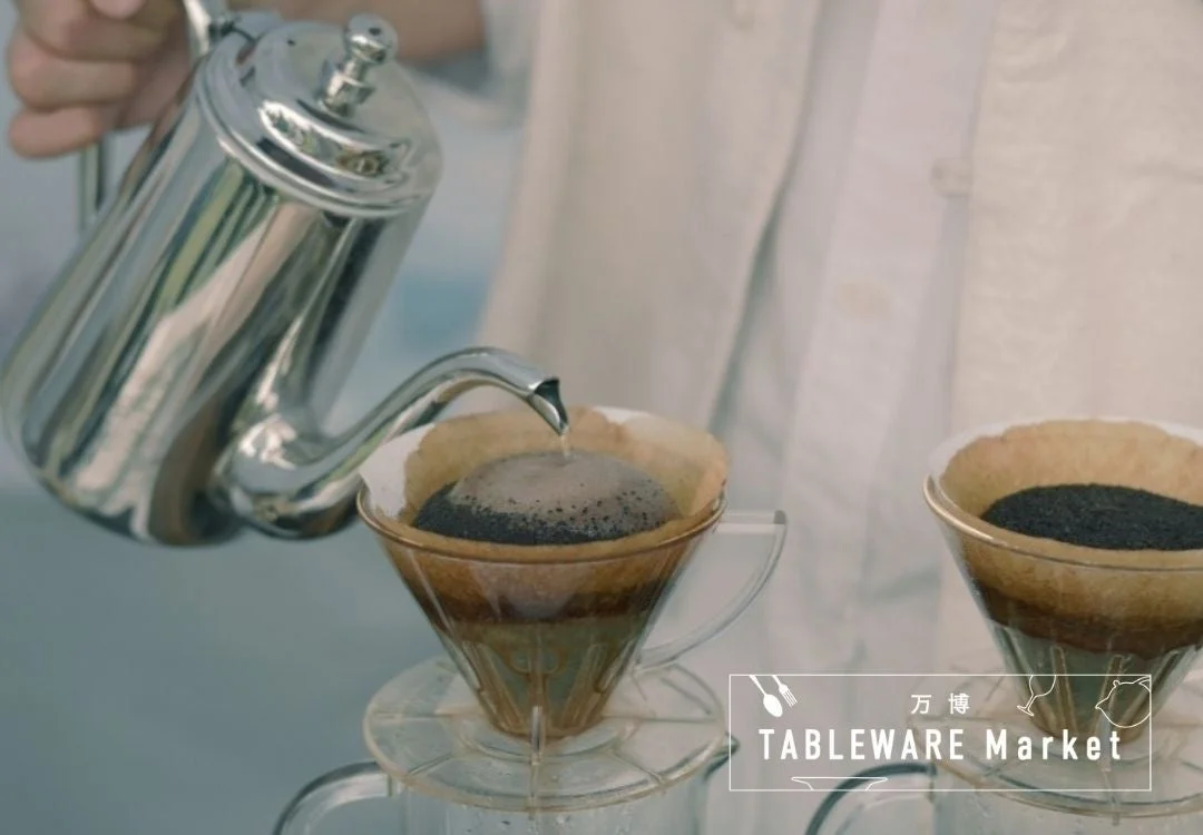 ハンドドリップコーヒーを淹れる様子