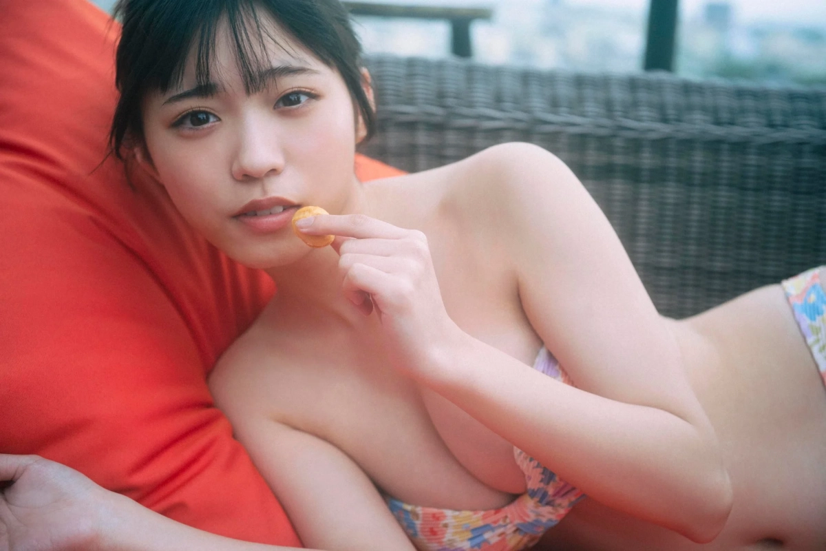 金澤亜美グラビア