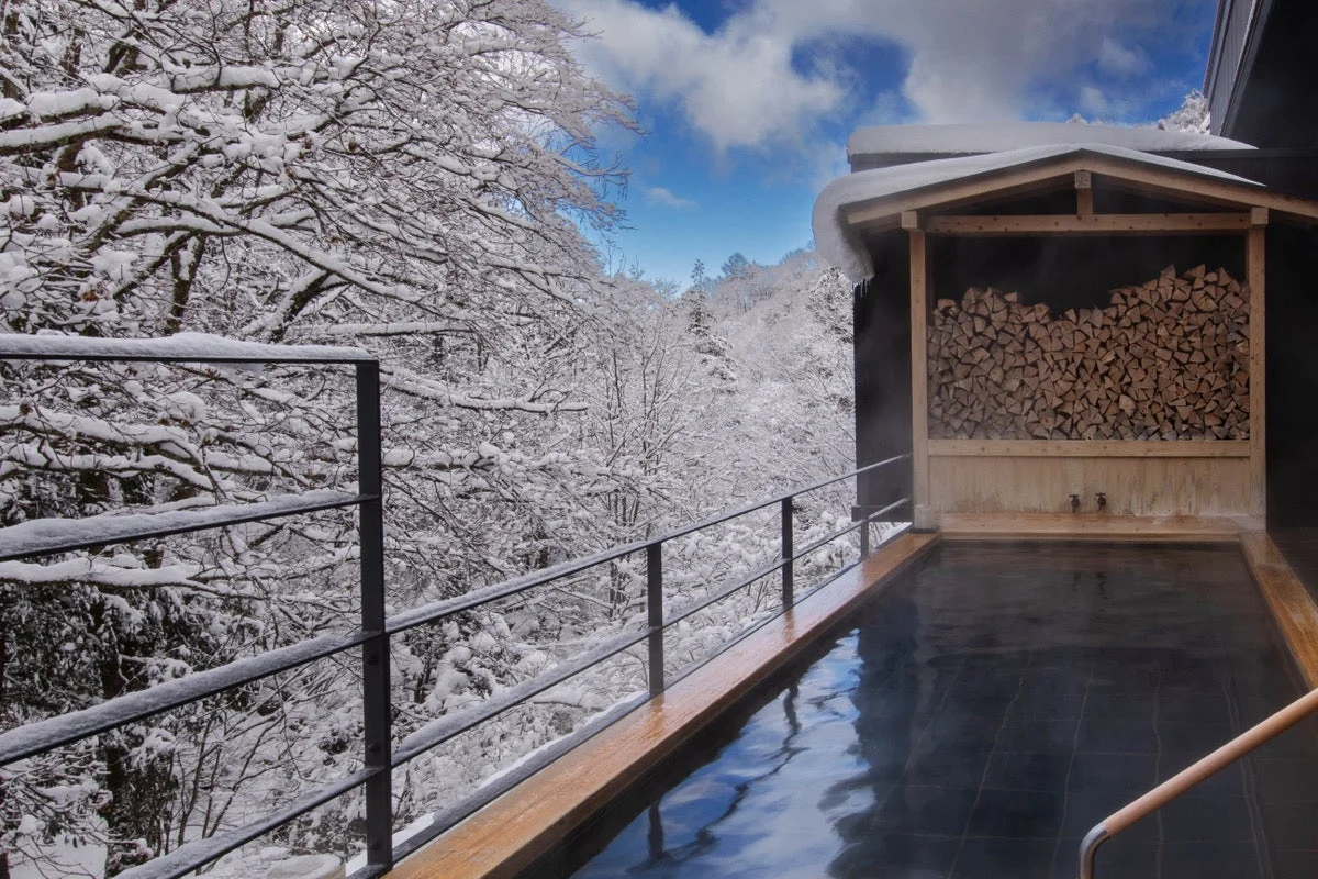 露天風呂,雪景色,冬,温泉,日本,自然,風景,薪,山,青空,リラックス