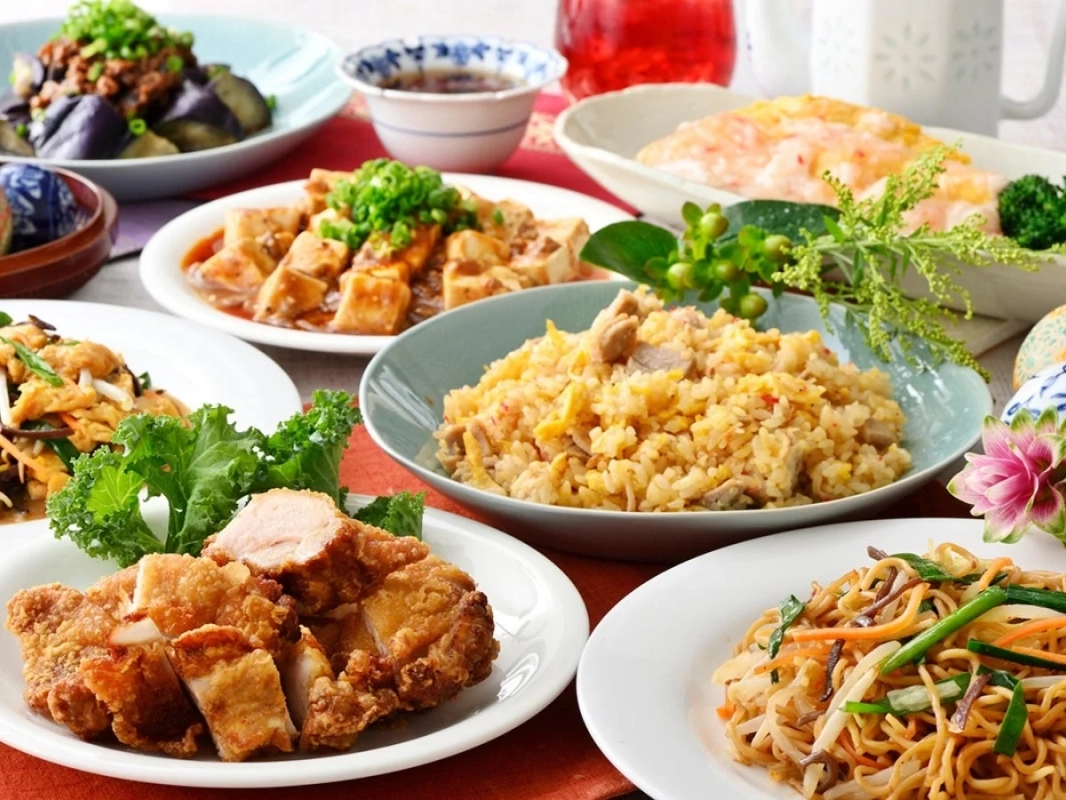 豊富な中華料理のビュッフェ