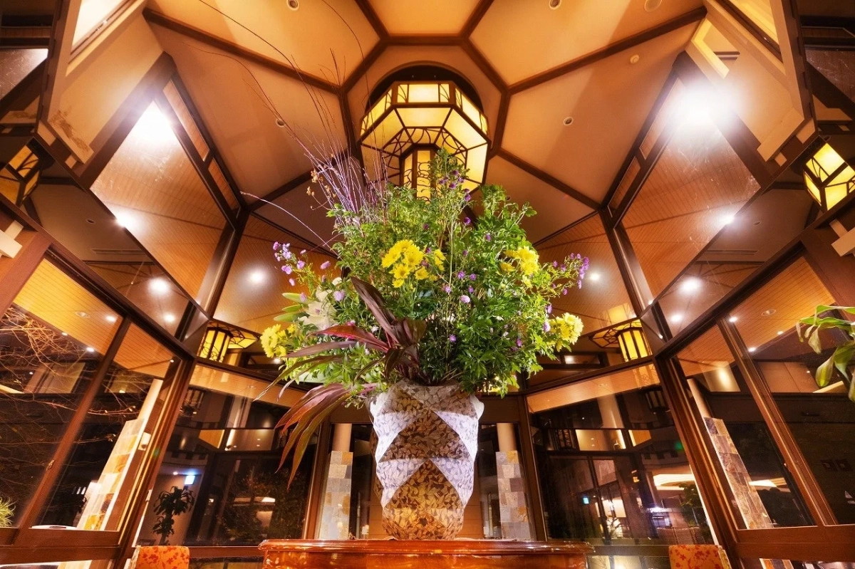 ホテルロビーの生け花