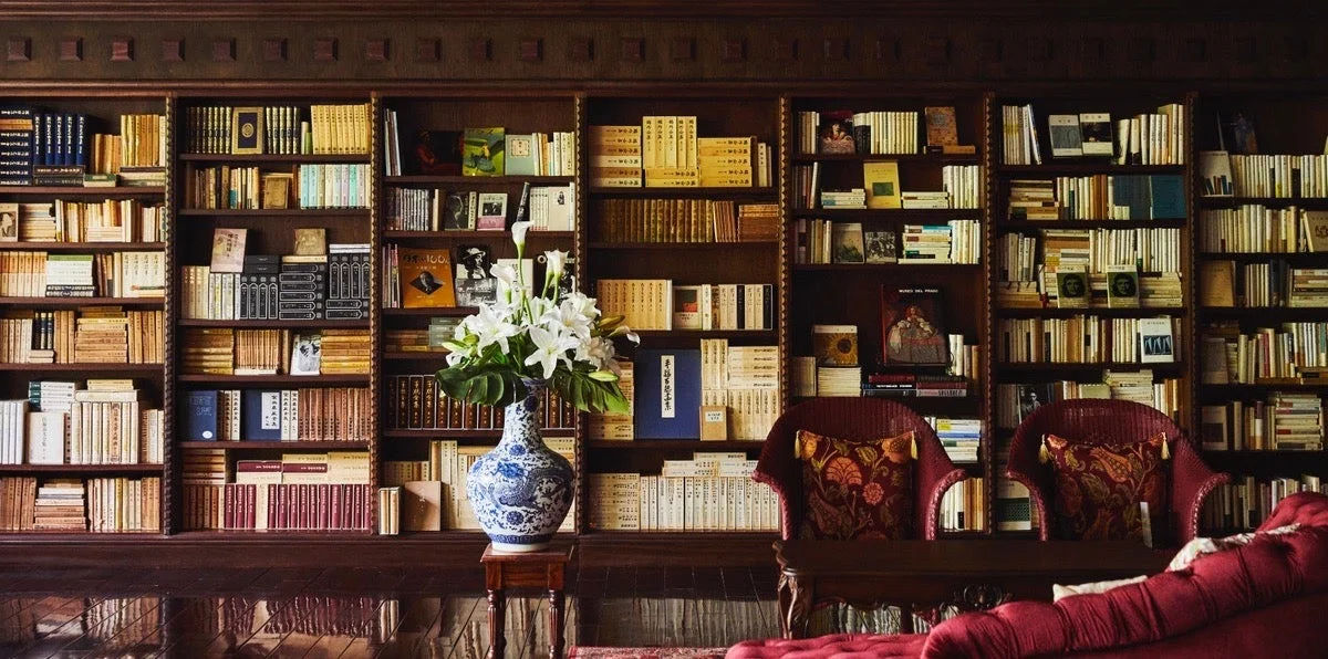 図書館, 本棚, 書斎, 本, インテリア, クラシック, アンティーク, 花, 家具, リビング, 読書, エレガント, 落ち着いた, 木製, ソファ, アームチェア