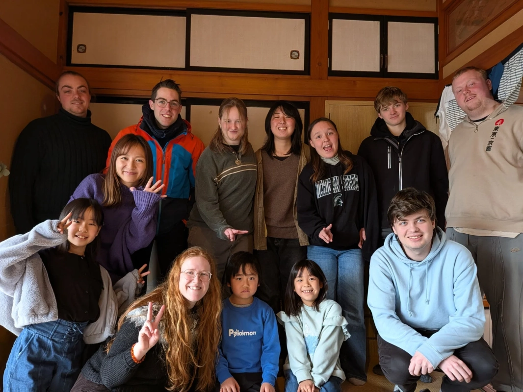 和室での集合写真