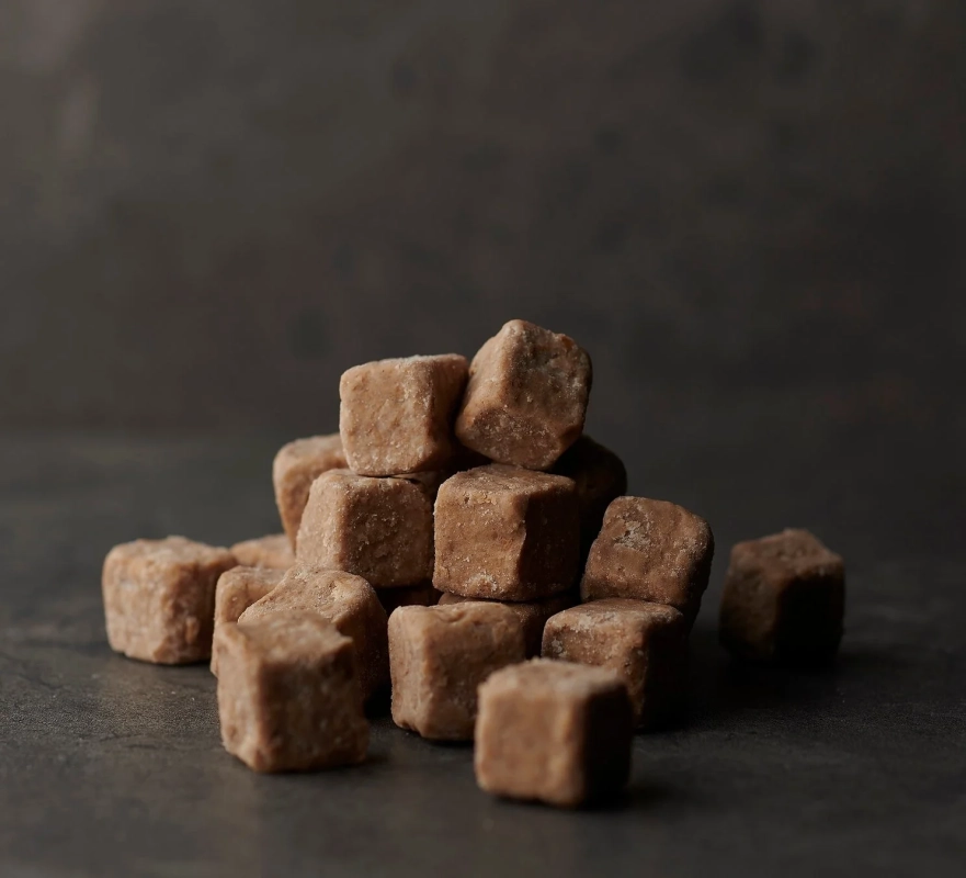 積み重ねられた立方体のチョコレート