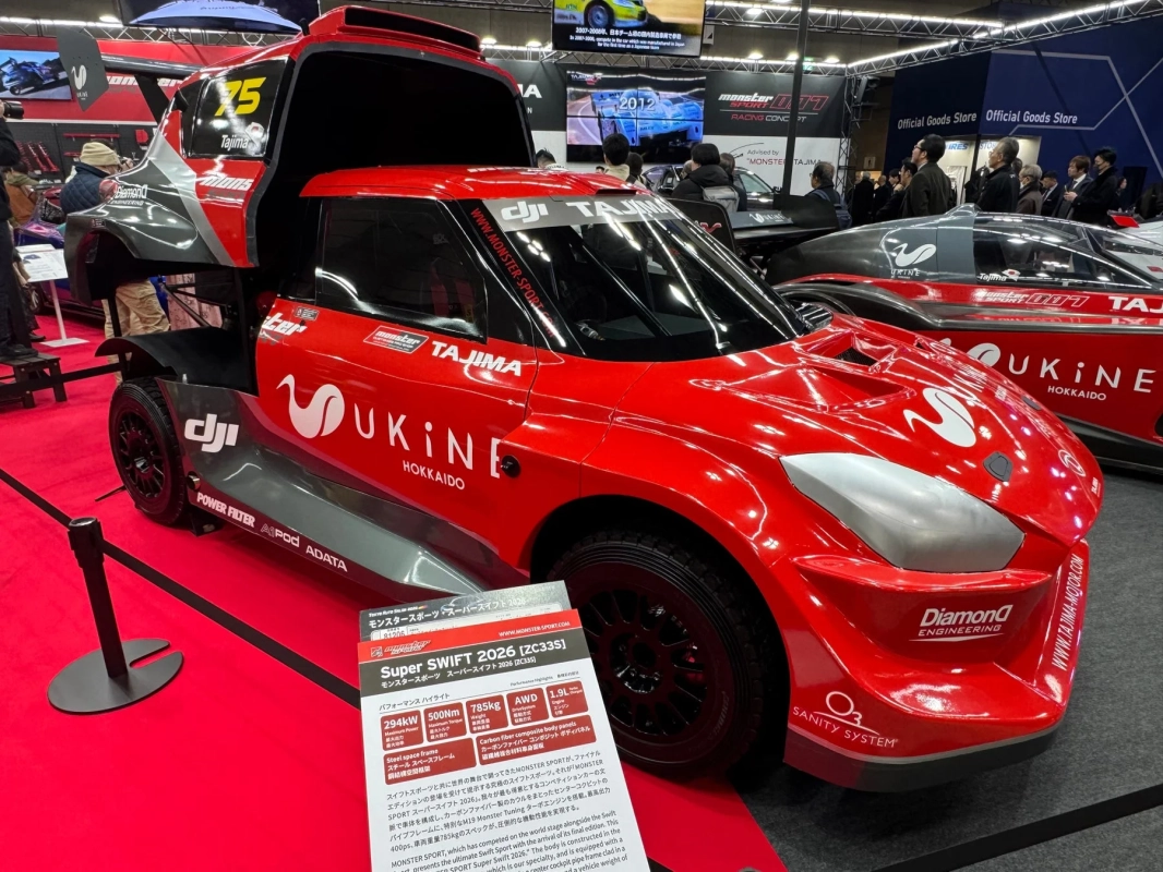 東京オートサロンで展示されたレーシングカー