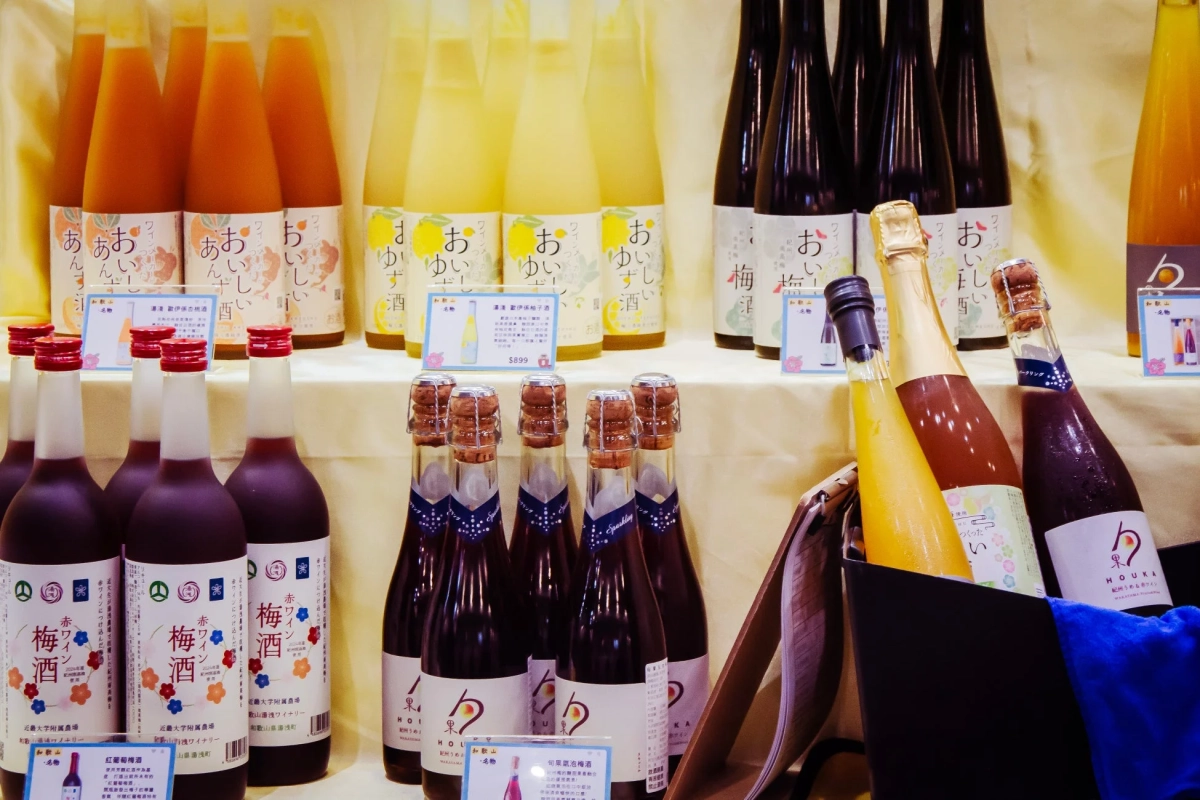 和歌山のお酒が並ぶ棚