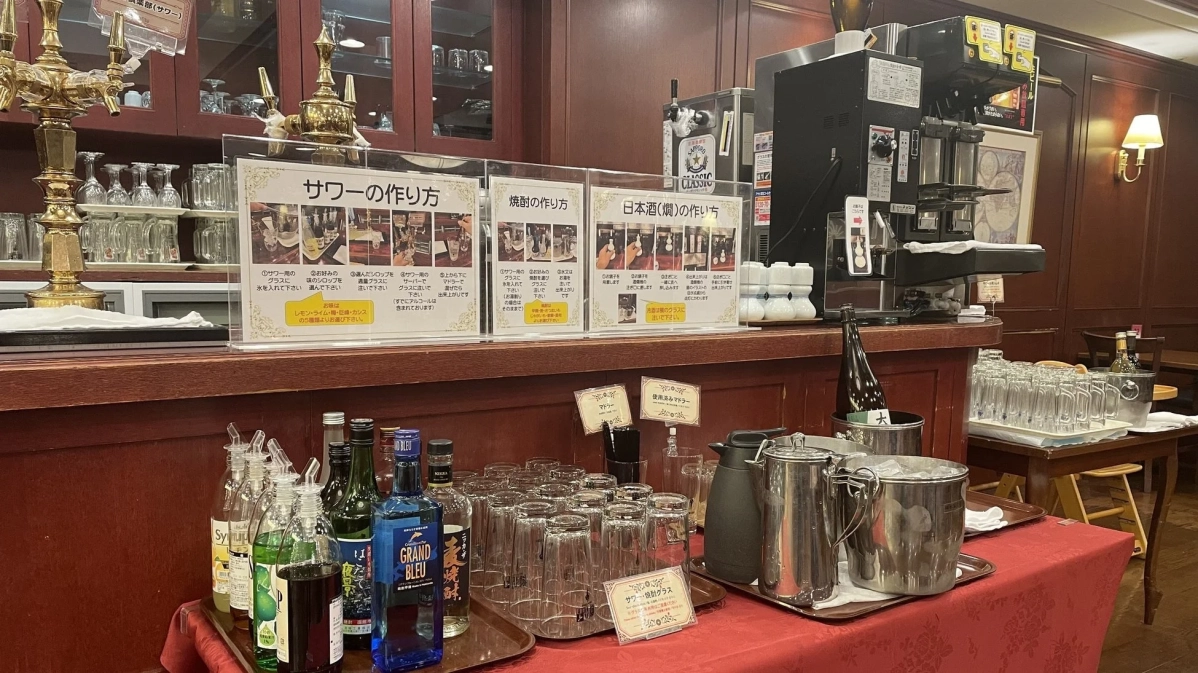 ドリンクバー、セルフサービス、アルコール、サワー、焼酎、日本酒、カクテル、シロップ、グラス、飲み放題、レストラン、ホテル、飲食店、ドリンクカウンター、SAPPORO CLASSIC