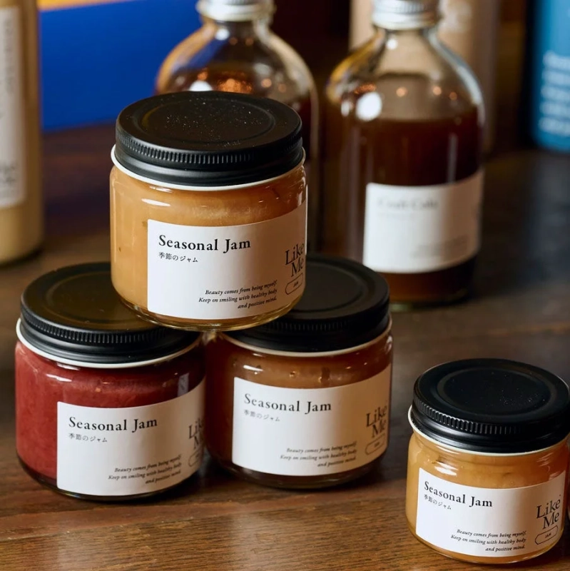 様々なフレーバーのジャム瓶