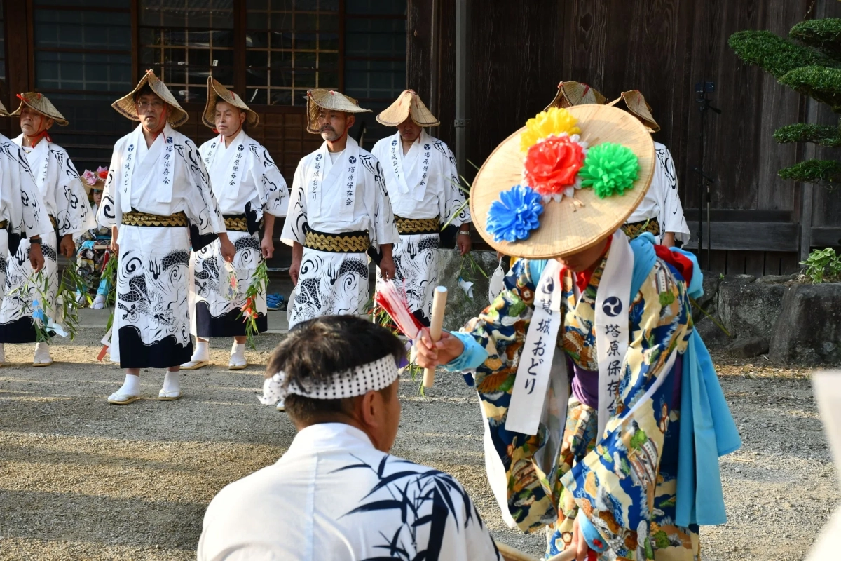 葛城踊りの様子