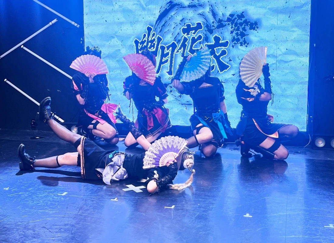 ライブでのパフォーマンス