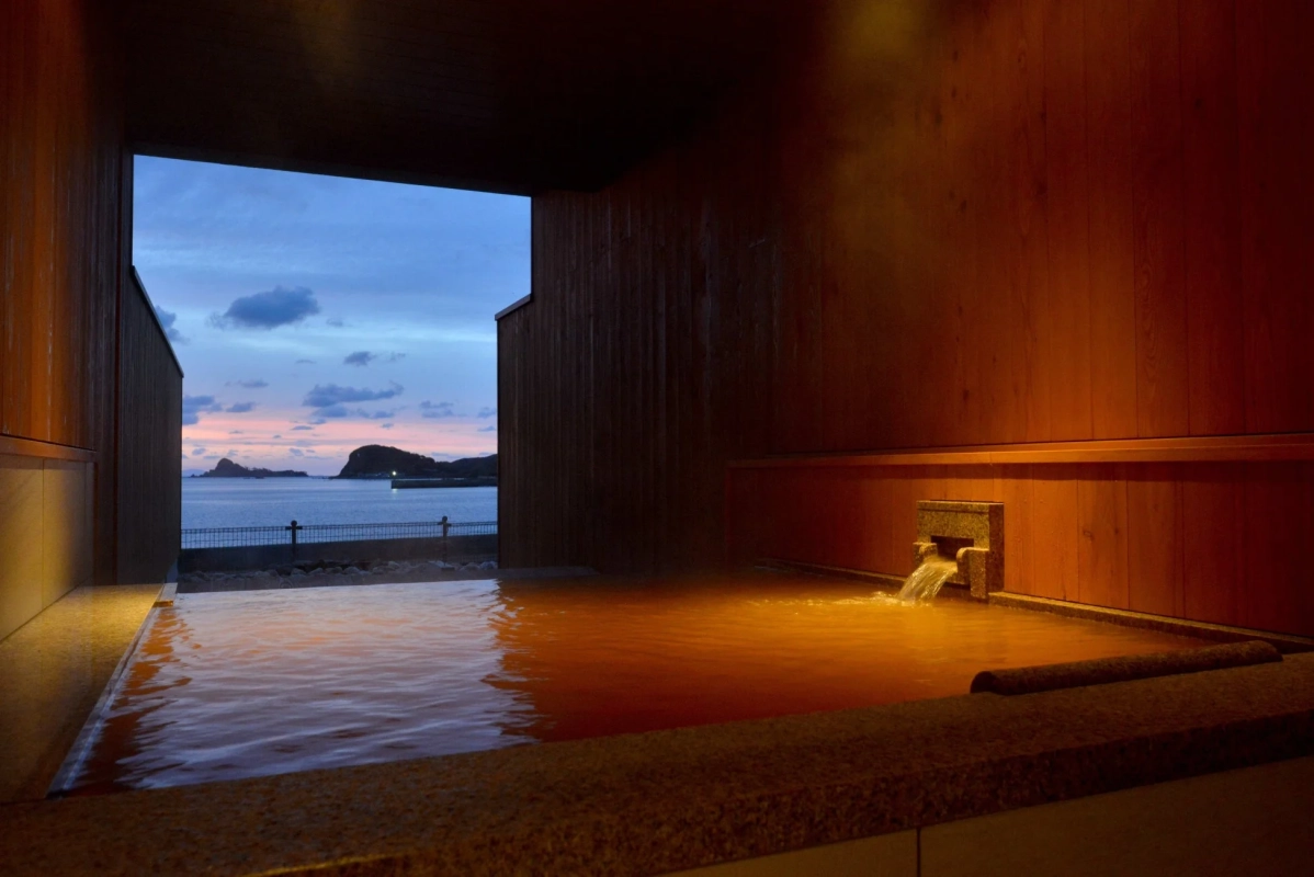 夕焼けの露天風呂