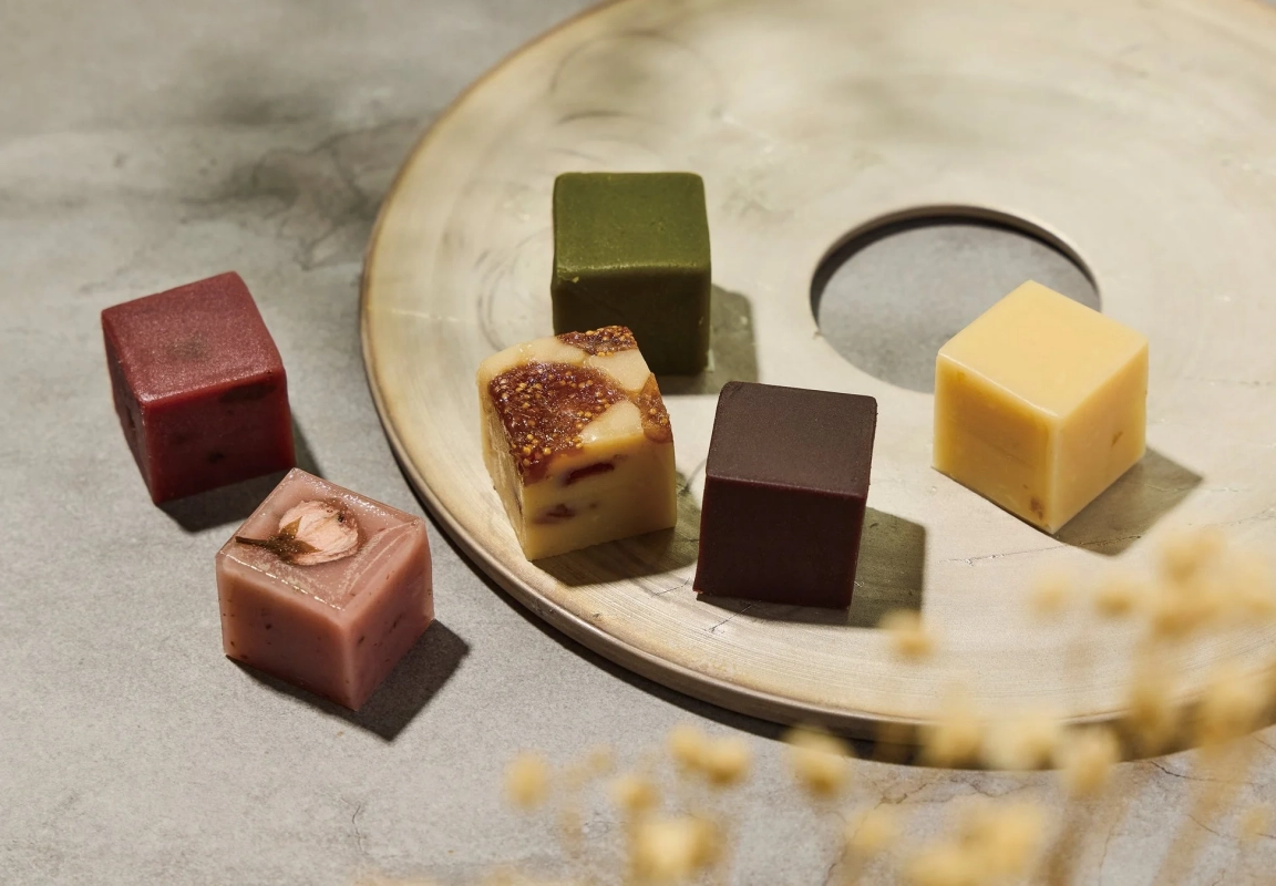 キューブ型の和菓子