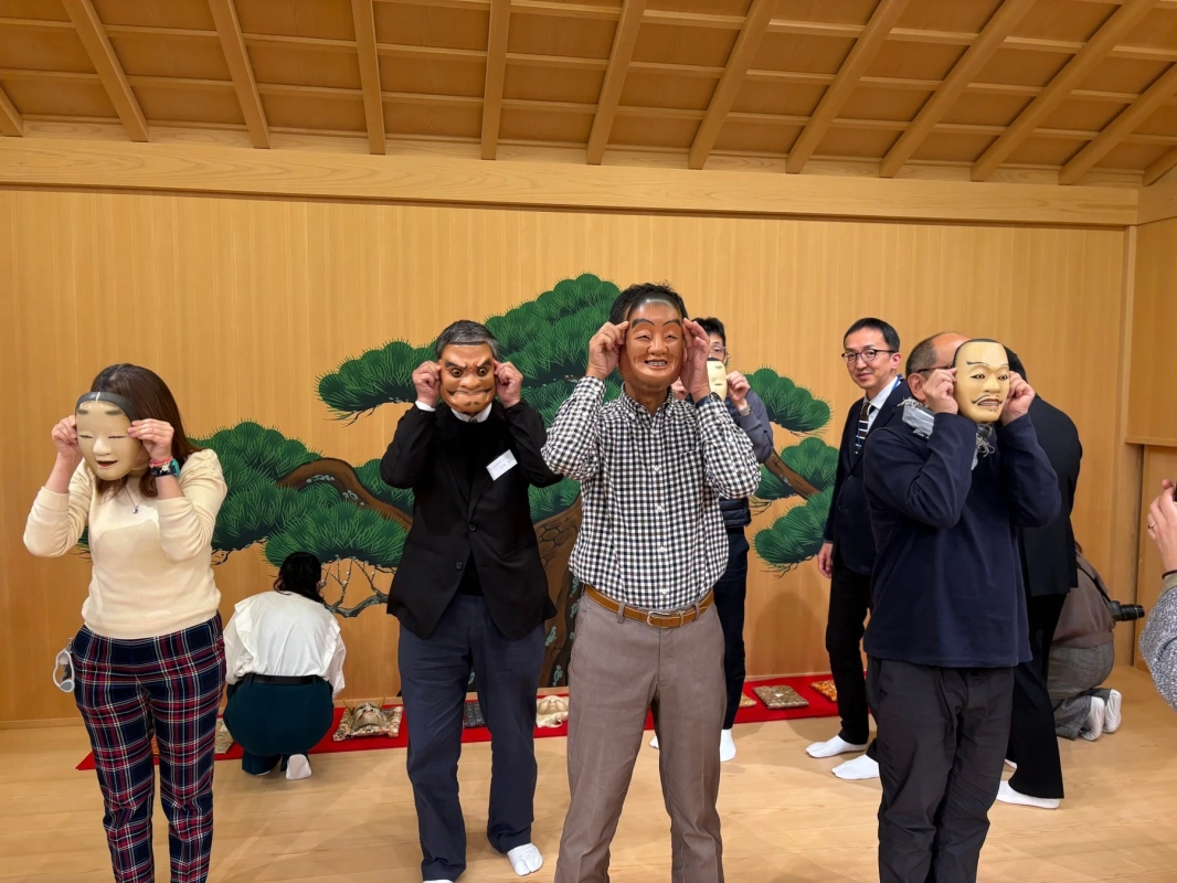 西宮能楽堂での文化体験の様子