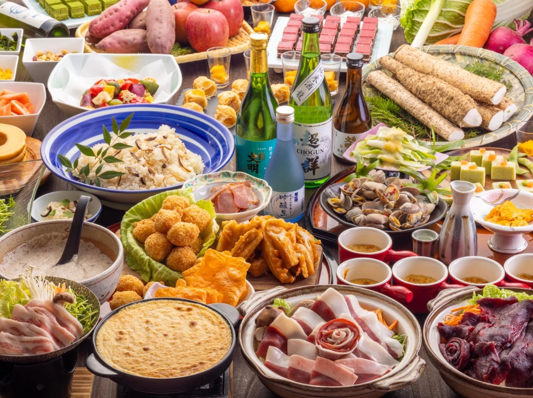 豪華な和食の宴会料理が並べられた食卓の様子