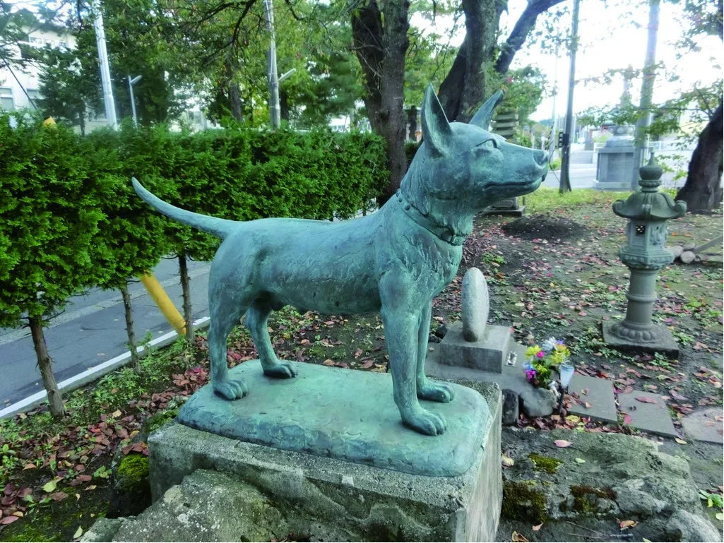 忠犬タマ公の銅像