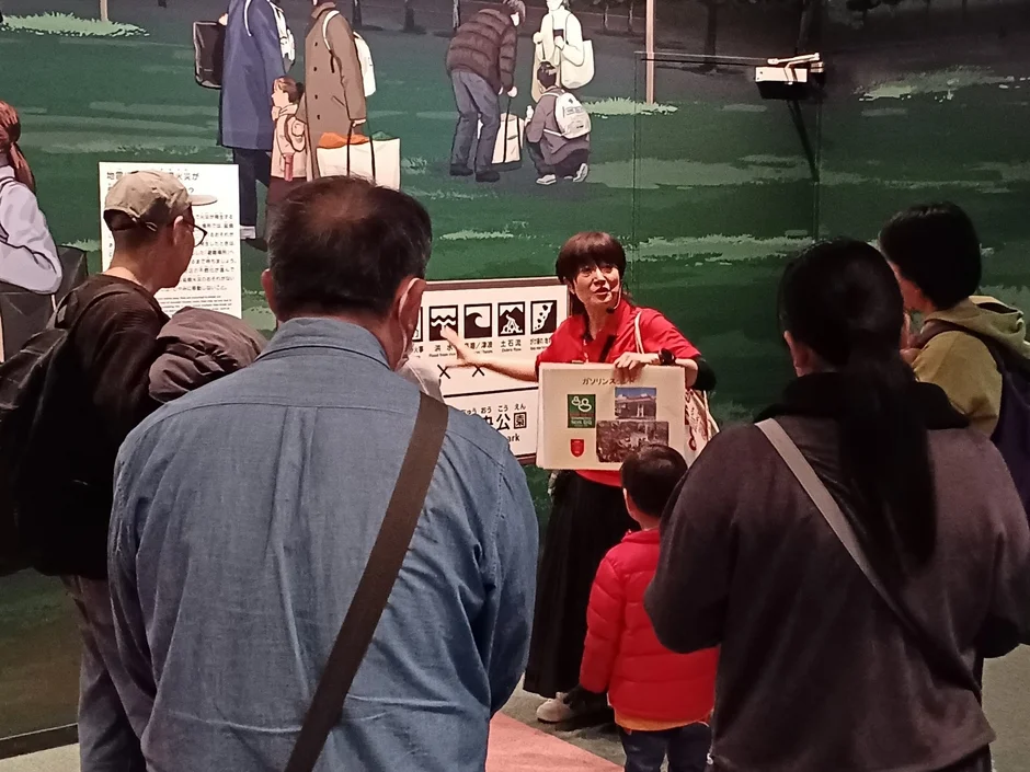 ガイドの説明風景