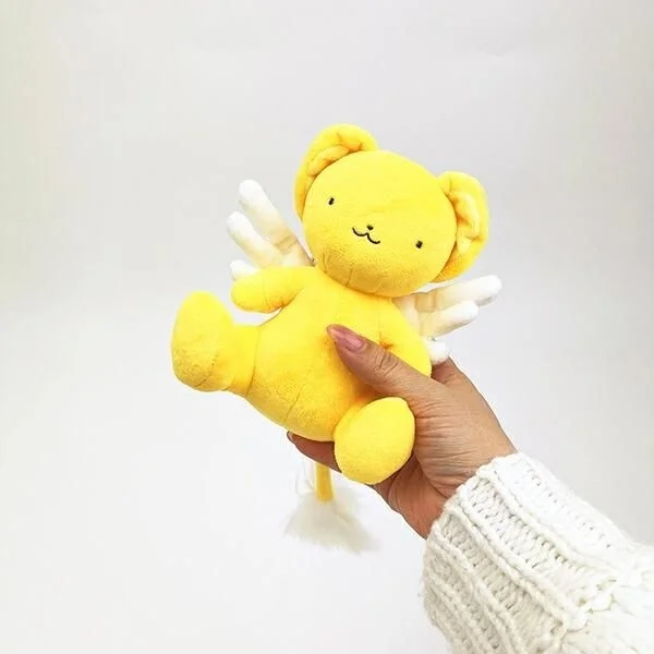 手に持たれたケロちゃんのぬいぐるみ