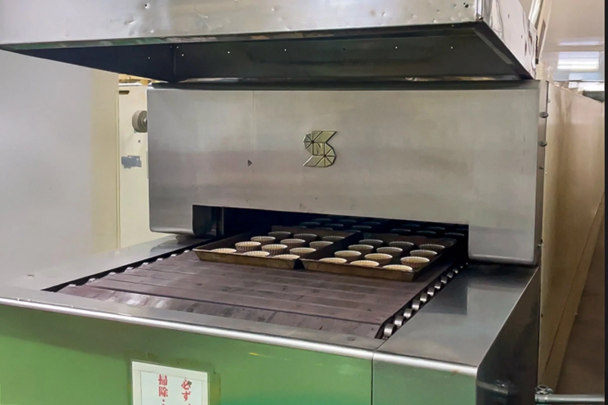 工場内のオーブン