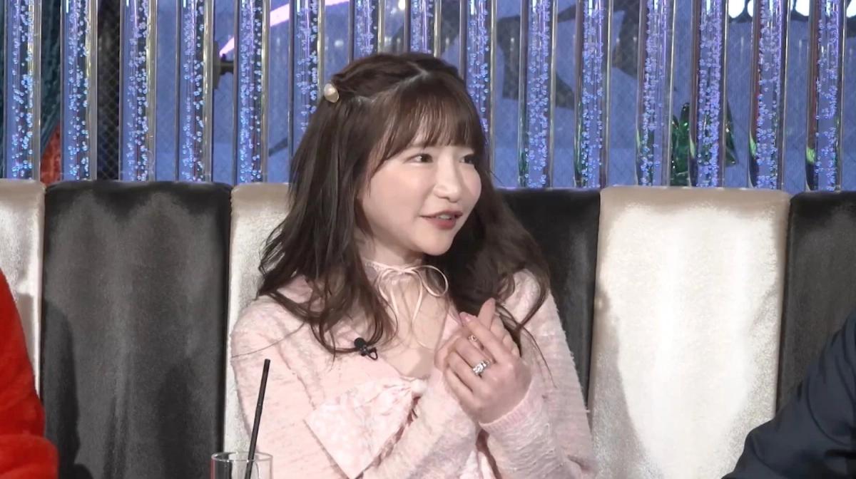 笑顔で談笑するもえのあずきさん