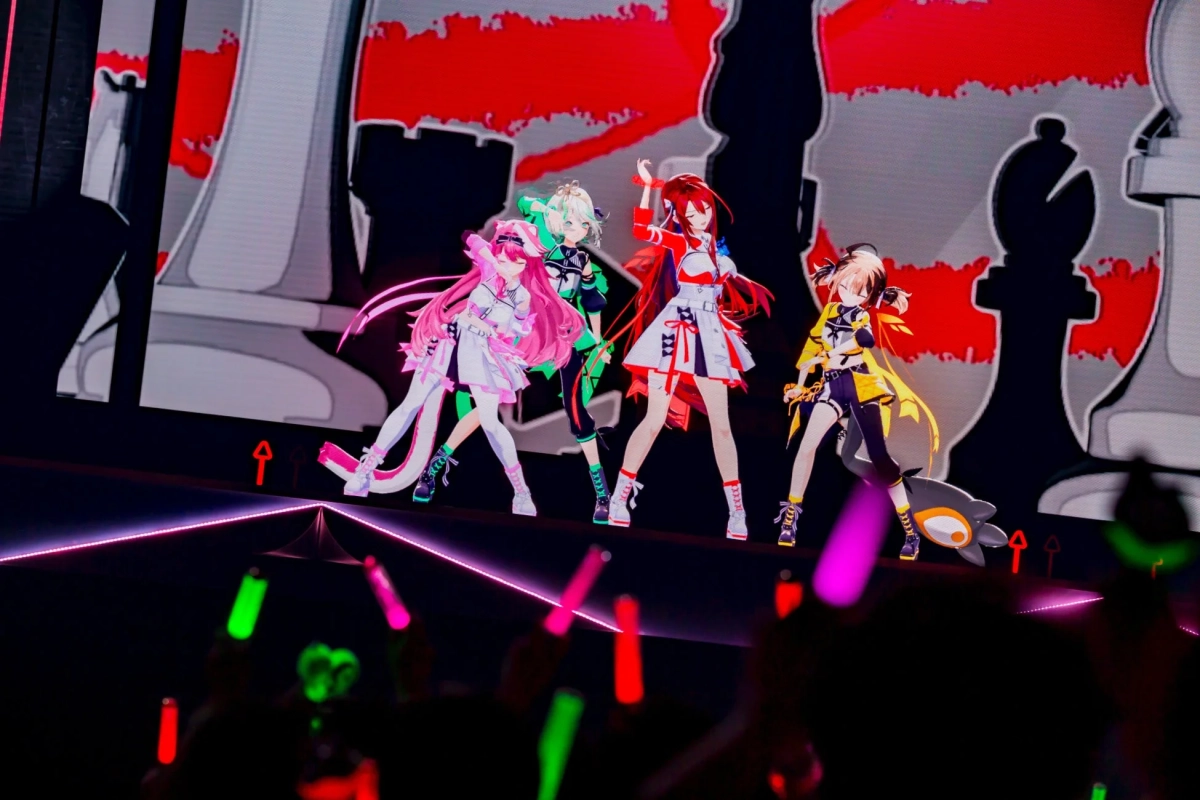 バーチャルアイドルがステージでパフォーマンスしている様子