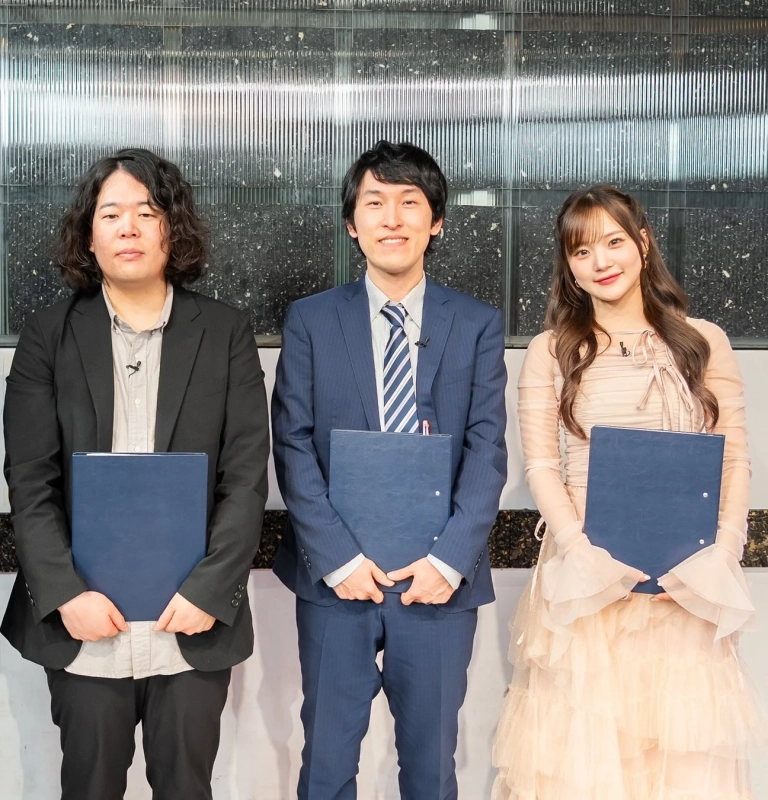 MCの宮下草薙さんと先輩ぴんくの稲場愛香さん