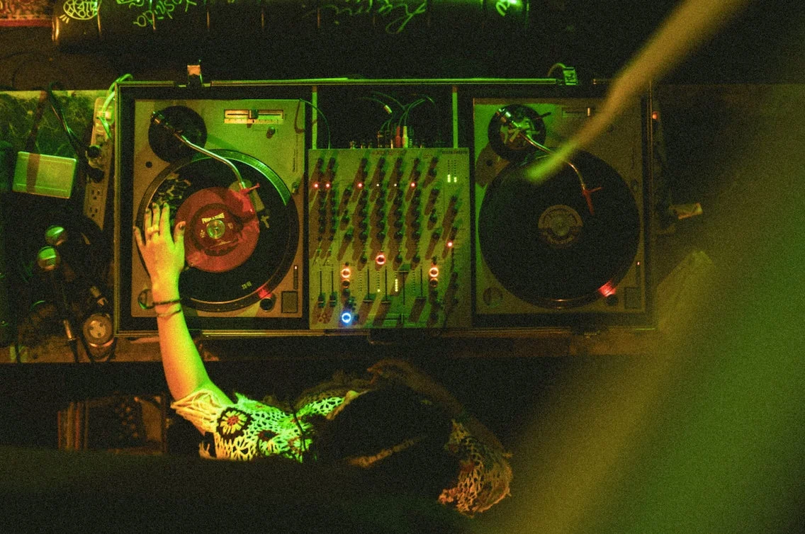 DJプレイの様子