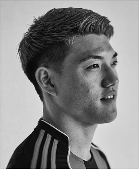 堂安律選手のポートレート