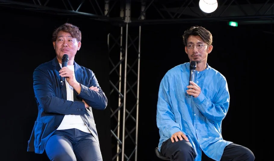 発表会に登壇する福留孝介氏と鳥谷敬氏