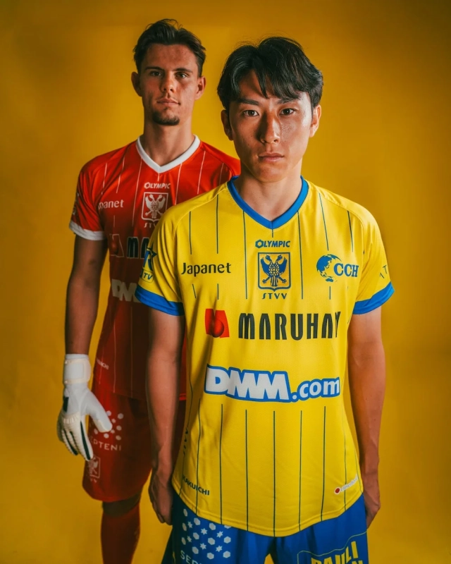 ユニフォーム姿の選手たち