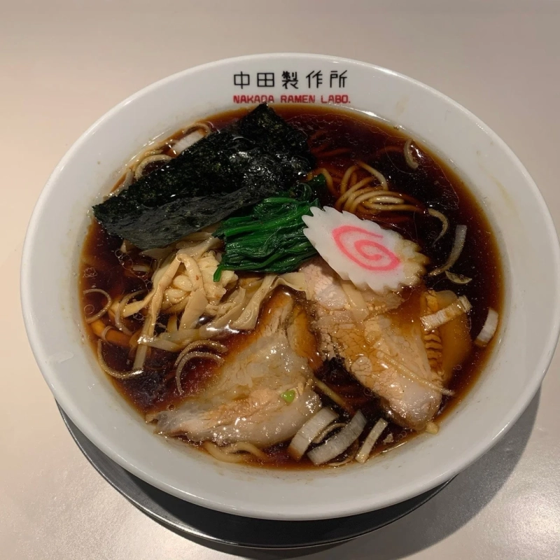 醤油ラーメンのクローズアップ写真