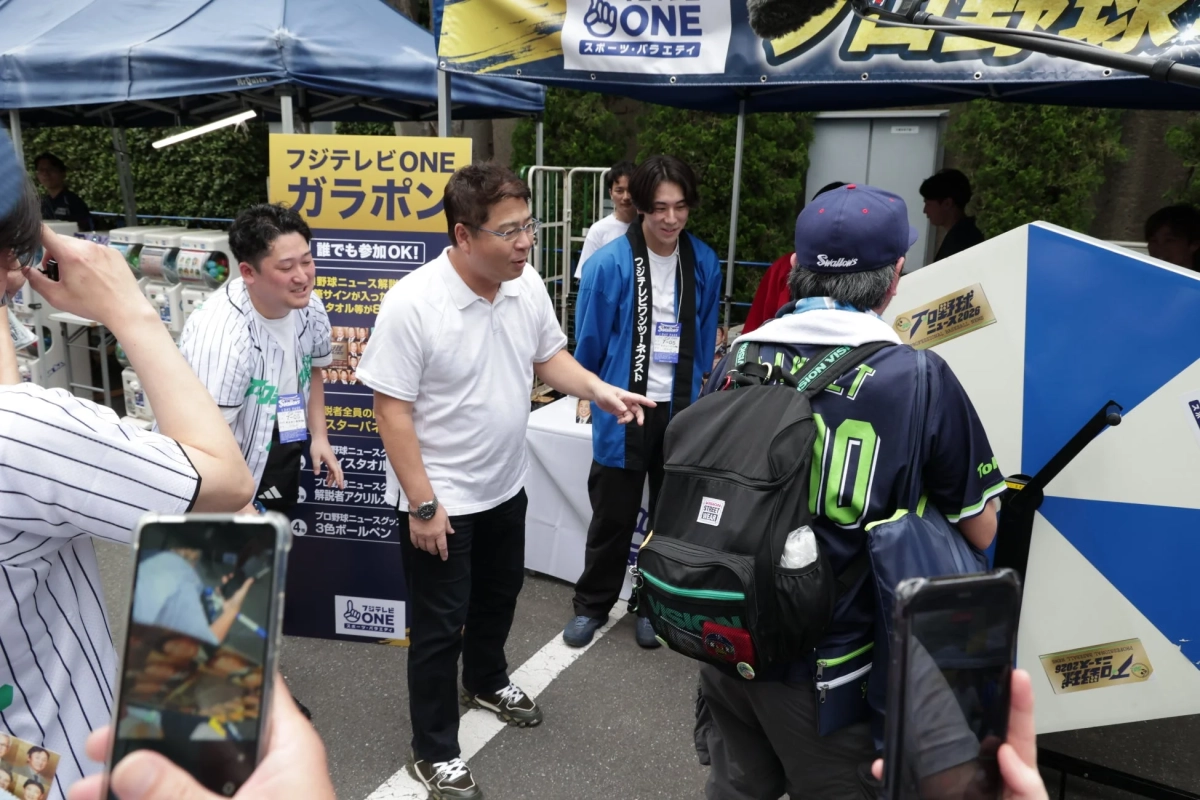 フジテレビONE特設ブースでのガラポン抽選会