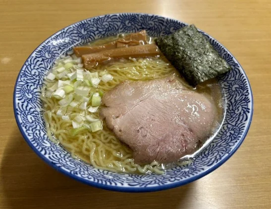 醤油ラーメンのクローズアップ