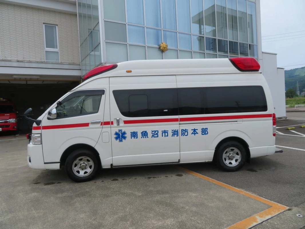 南魚沼市消防本部 救急車