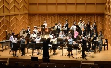 吹奏楽部の演奏風景
