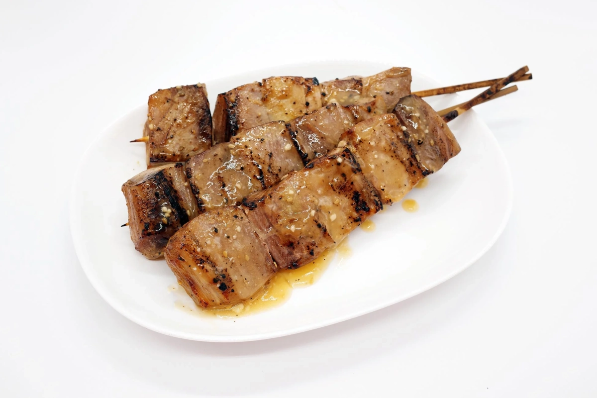 まぐろニンニク塩だれ串
